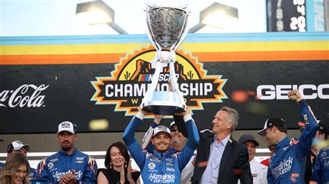 nascar at phoenix 2021 qualifying results|Kyle Larson wins pole for championship race at Phoenix; Chase .